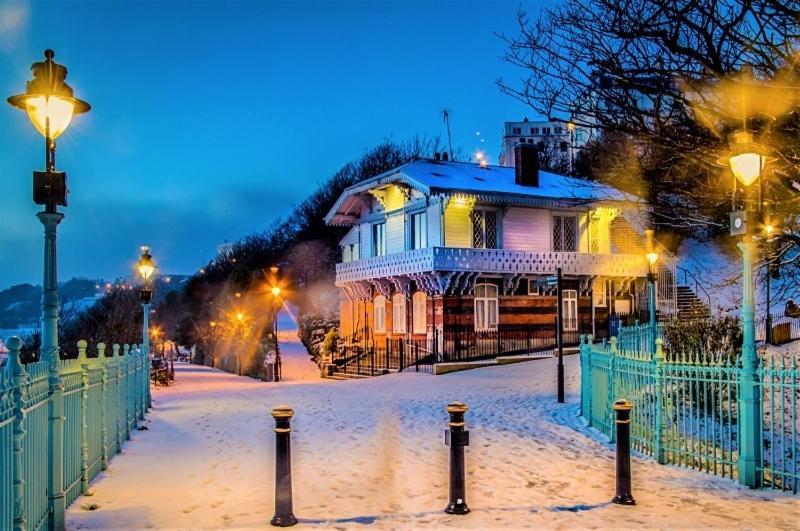 The Spa Chalet Scarborough Hot Tub, Pool, Gym, Beach Location Dış mekan fotoğraf